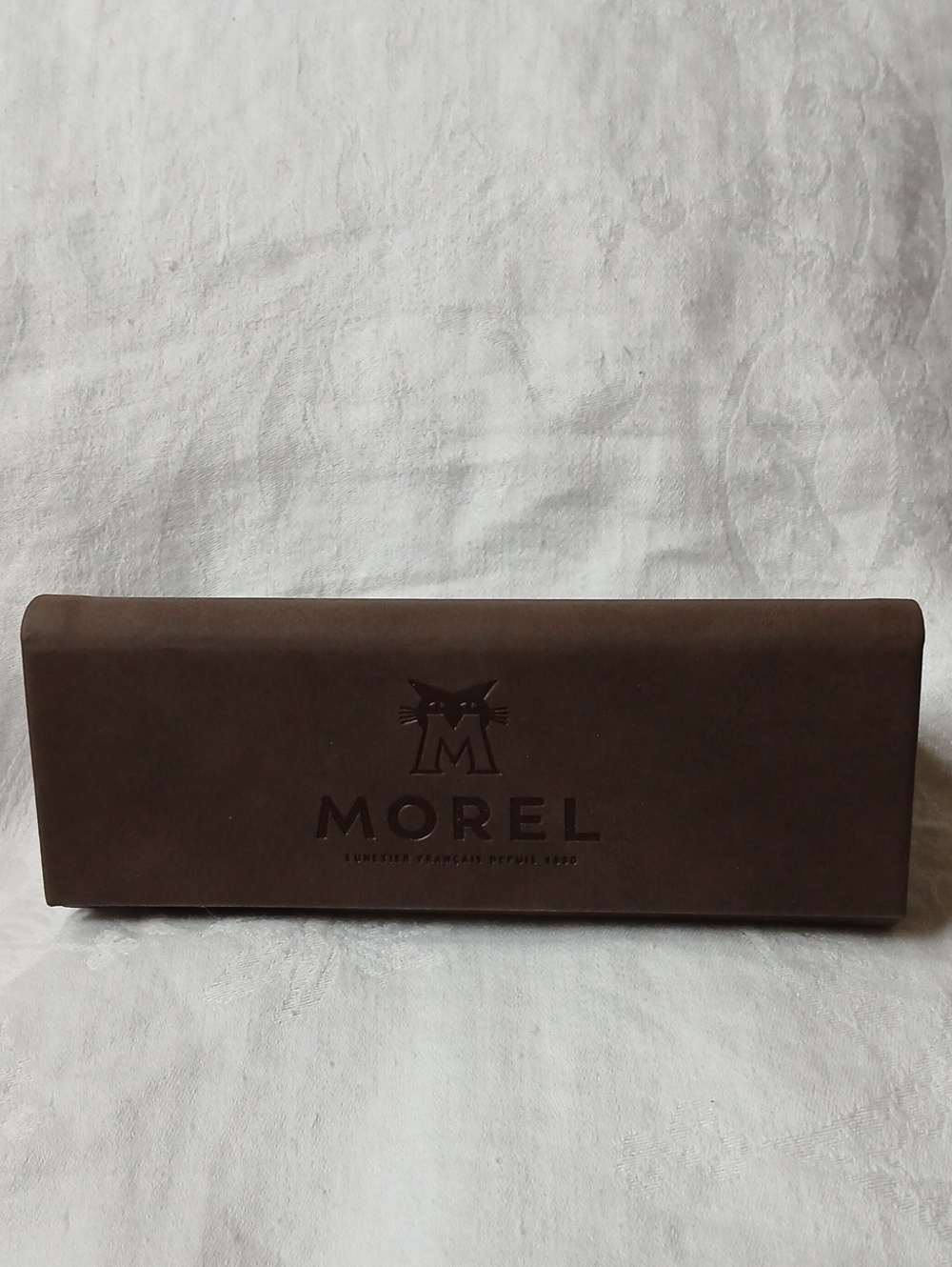 MOREL Triangle Magnetic Close Brown Eyeglass Case